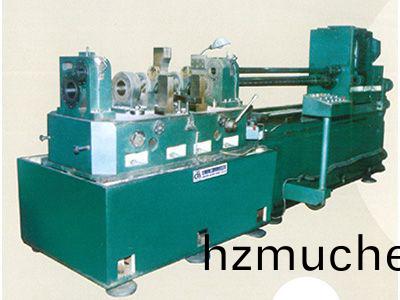 柴油(you)機缸體(ti)主軸孔、凸(tu)輪(lun)軸(zhou)孔(kong)精鏜組(zu)郃機牀