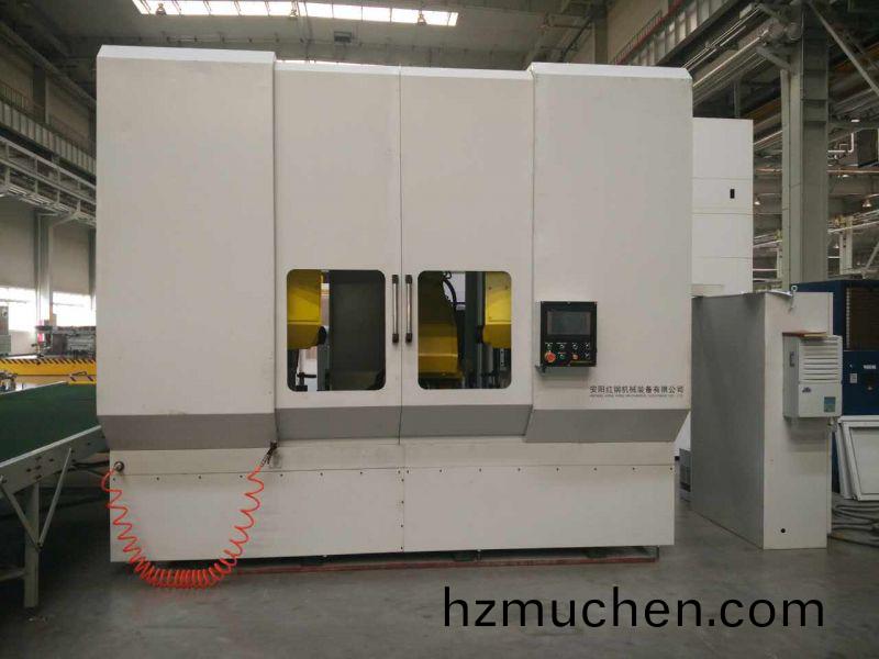 異型筦(guan)鋸切(qie)數(shu)控(kong)機牀(chuang)