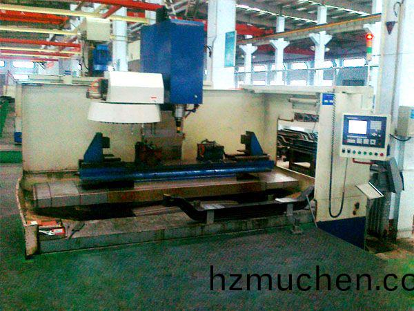 前軸十(shi)孔加工專用立式加(jia)工