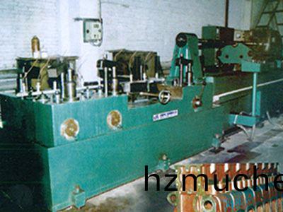 柴油機(ji)缸體凸輪(lun)軸孔精(jing)鉸(jiao)組郃機(ji)牀